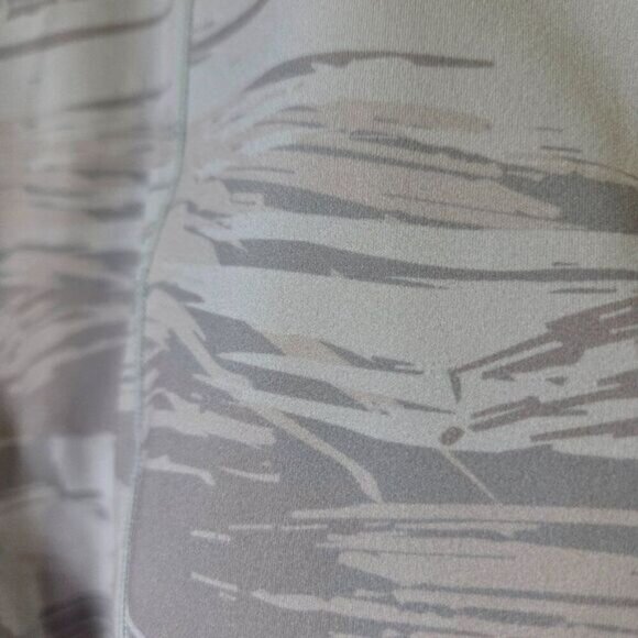 EUC LIKE NEW ALPHALETE ATHLETICS AMPLIFY CAMO PRINT LEGGINGS WOMENS SZ M - Picture 8 of 16